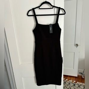 Lulu’s bodycon little black dress